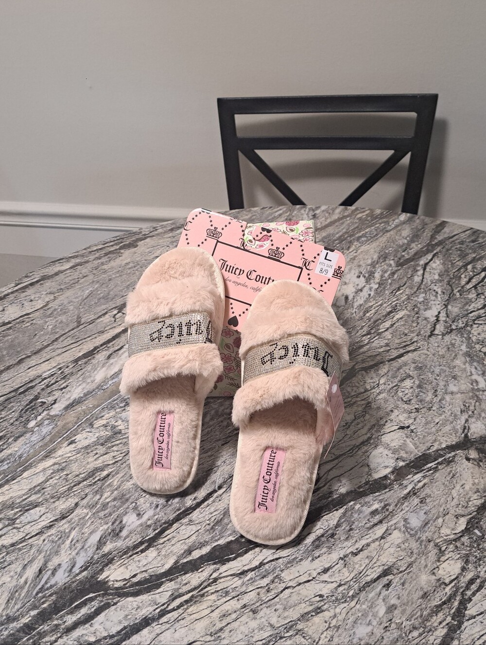 Juicy Couture
Gravity 2 Pink
Embellished Slippers
.
. . . . . ....
.
Slippers is - Picture 5 of 14